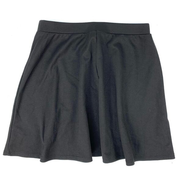 Black A-line Mini Skirt with Flower - Picture 3 of 8